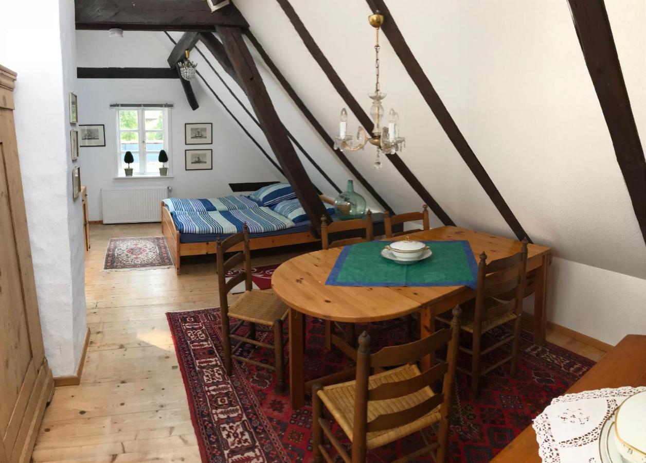 Antiquitaeten Cafe Schwarmstedt Exteriör bild