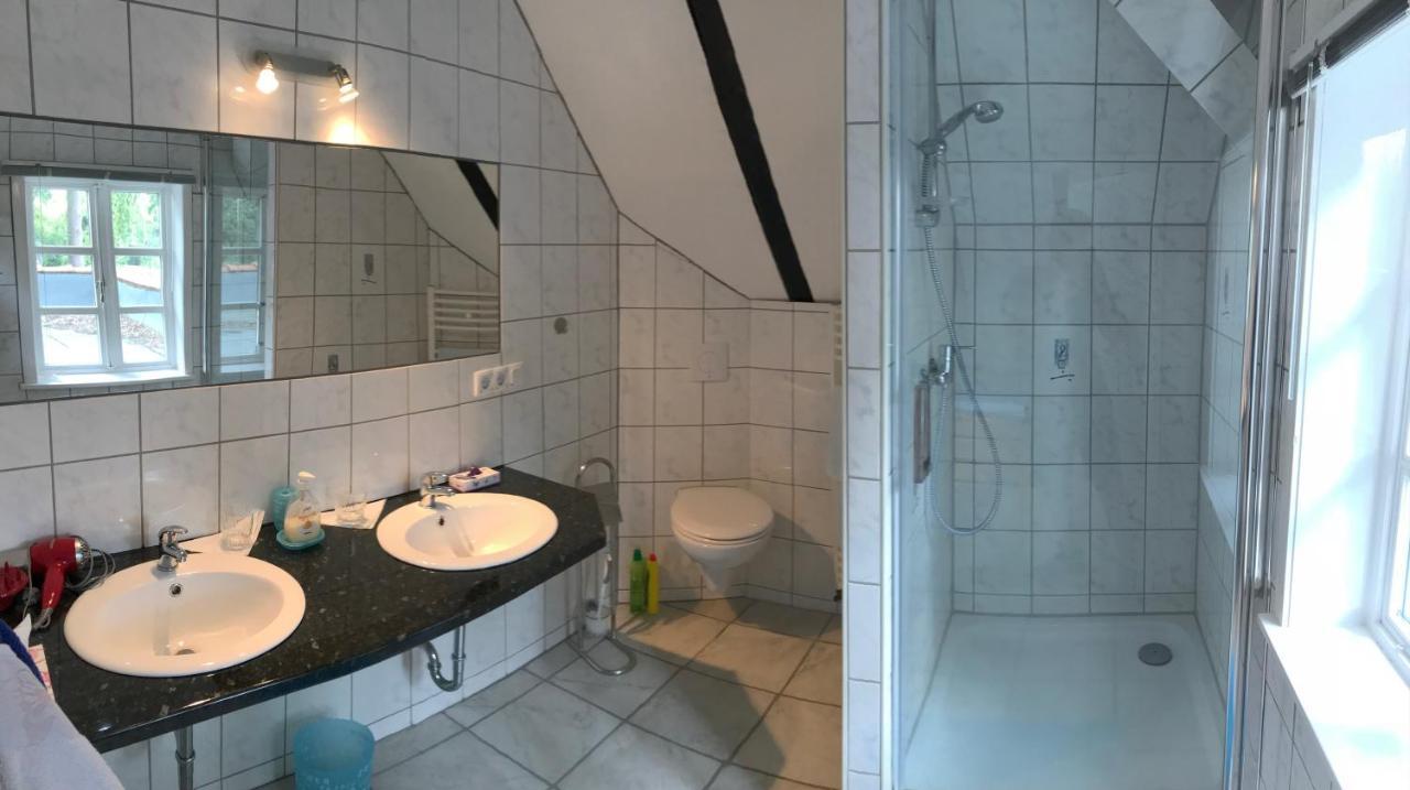 Antiquitaeten Cafe Schwarmstedt Exteriör bild